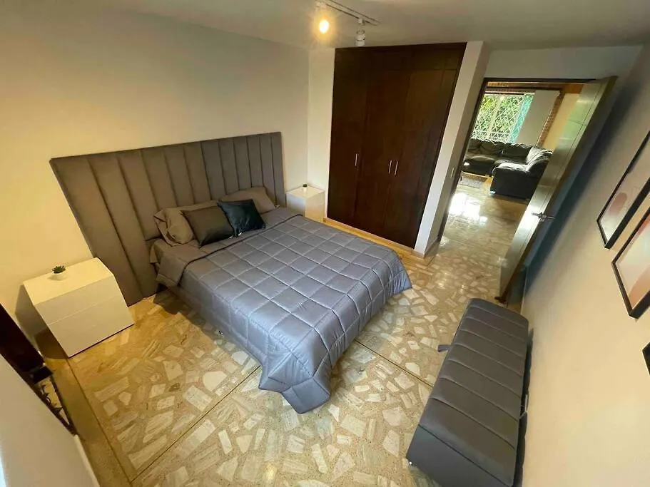 2-Story Penthouse, Tons Of Restaurants, Private Balconies Lejlighed Medellín